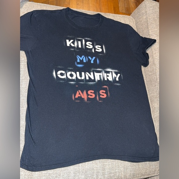 BLAKE SHELTON 2011 Kiss My Country @ss Black T-Shirt Short Sleeve Unisex - Picture 1 of 3